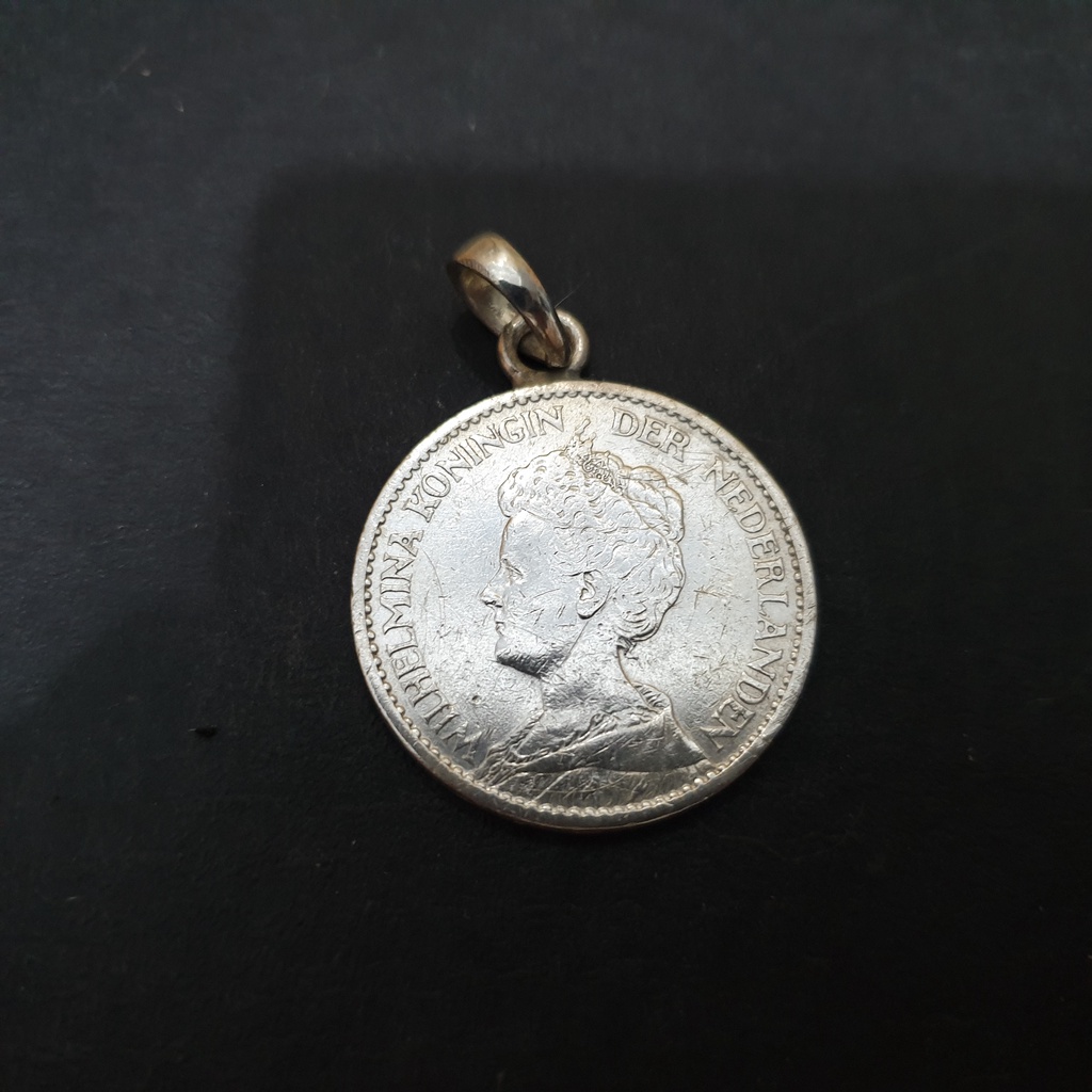 Uang Koin Perak Belanda 1 Gulden Wilhelmina 1913 (ada gantungan)