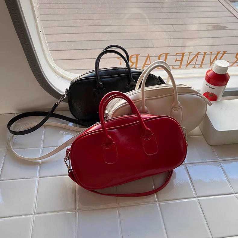 시크 — #TCC199 polly bag — import tas elegant trendy aesthetic cina hongkong china korean outfit wanita woman girl harajuku red white black merah putih hitam hand bag