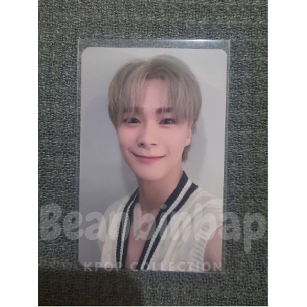 PC Moonbin - Astro All Yours Cafe Void Benefit Photocard