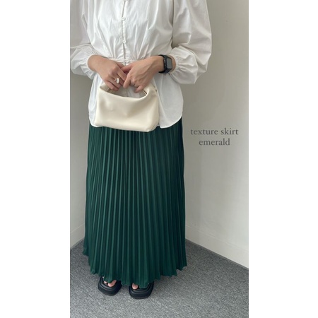 (MID YEAR SALE) TEXTURE SKIRT - (READY STOCK)