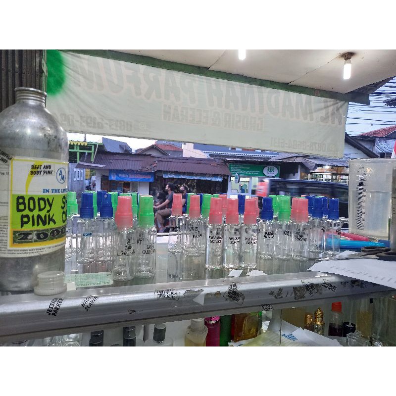 PARFUM REFILL 40ML BOTOL PLASTIK TAHAN BANTING AMAN DAN AWET MURAH BERKUALITAS (Bebas Request aroma)