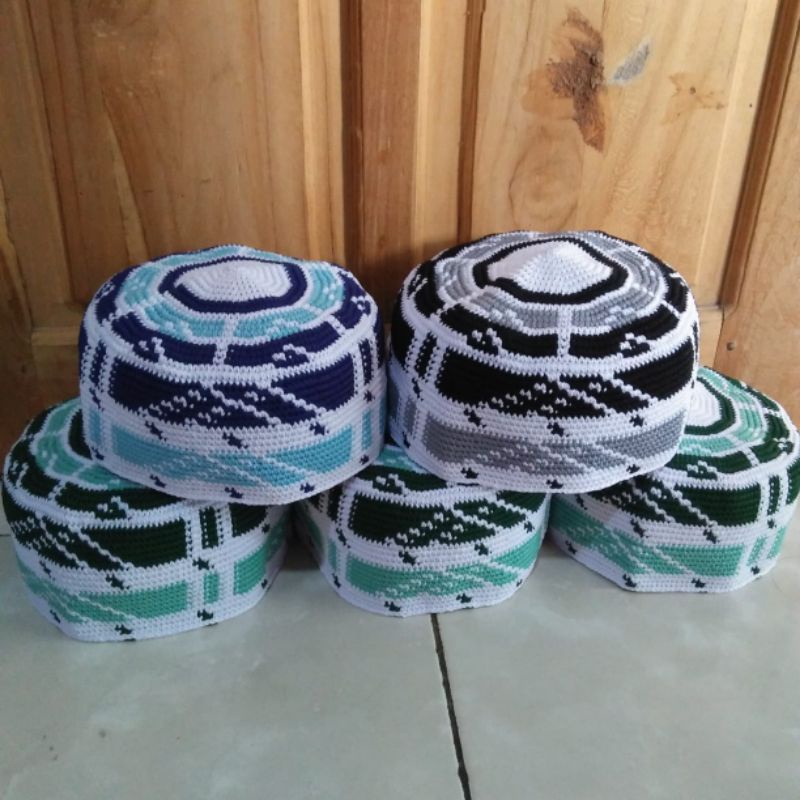 peci rajut yaman handmade