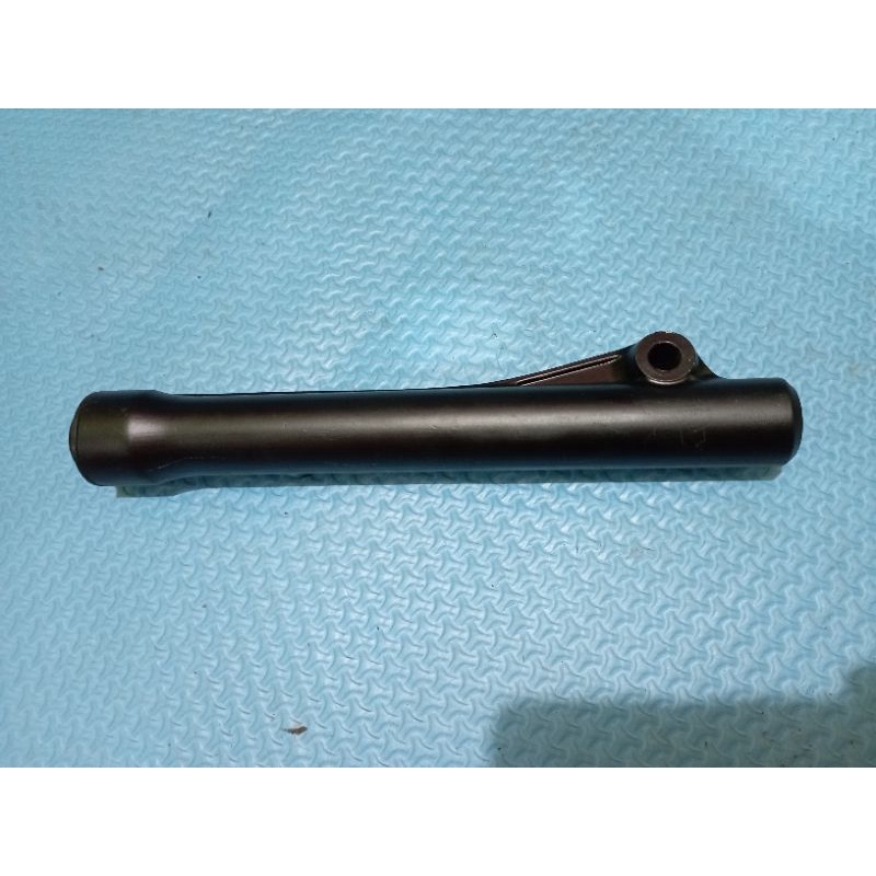 TABUNG SHOCKBREAKER DEPAN KANAN VARIO 125 2013-2014 BEAT F1 LAMA ORIGINAL KZL 00