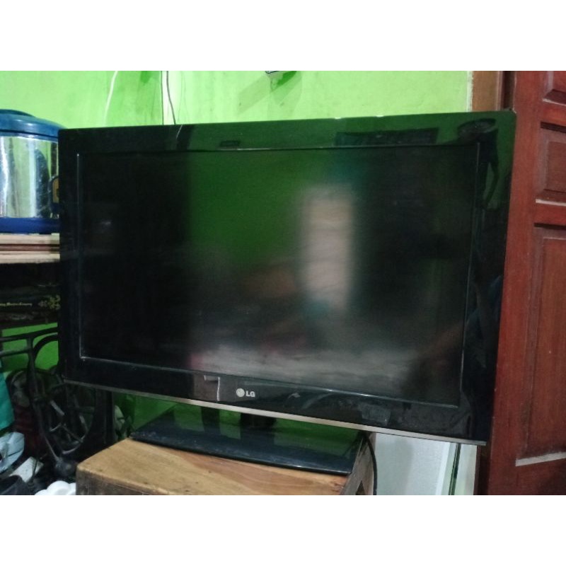 TV LED LCD 32 inci ,Merk LG Analog Second