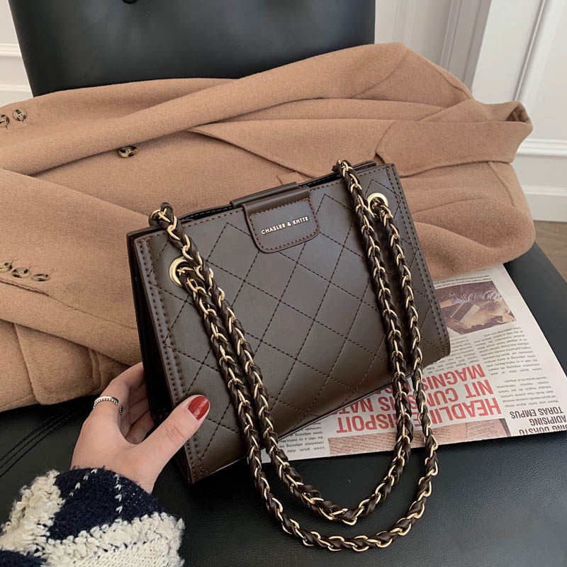 Red Tas wanita 2022 trendi baru musim gugur dan musim dingin desain khusus fashion all-match rantai belah ketupat berkapasitas besar tas Messenger satu bahu