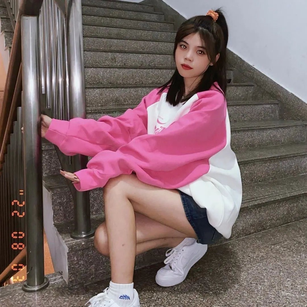 ♙❏2022 Musim Gugur Plus Beludru Warna Kontras Splicing Desain Perasaan Niche Longgar Kasual BF Malas Angin Leher Bulat Lengan Panjang sweater Wanita