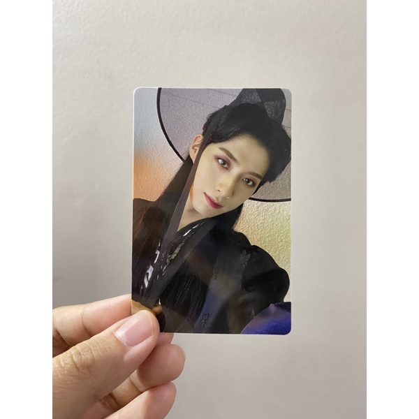 Official Photocard ONEUS XION (BLOOD MOON)