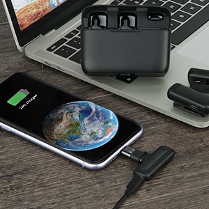 TOPSPOT 2.4G Mikrofon Lavalier Nirkabel Plug &amp; Play Mic Kerah Ganda dengan Casing Pengisi Daya Tampilan Daya Mikrofon Stream Vlog Perekaman Video Pengurangan Kebisingan Sinkronisasi Otomatis