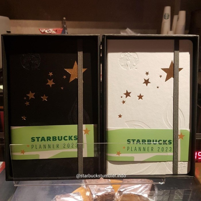 

Agenda Starbucks X Moleskine Indonesia Planner 2023 Agenda Hitam Putih Buku