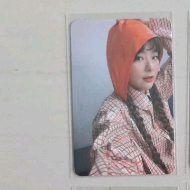 seulgi reve festival day 2 raincoat jas hujan