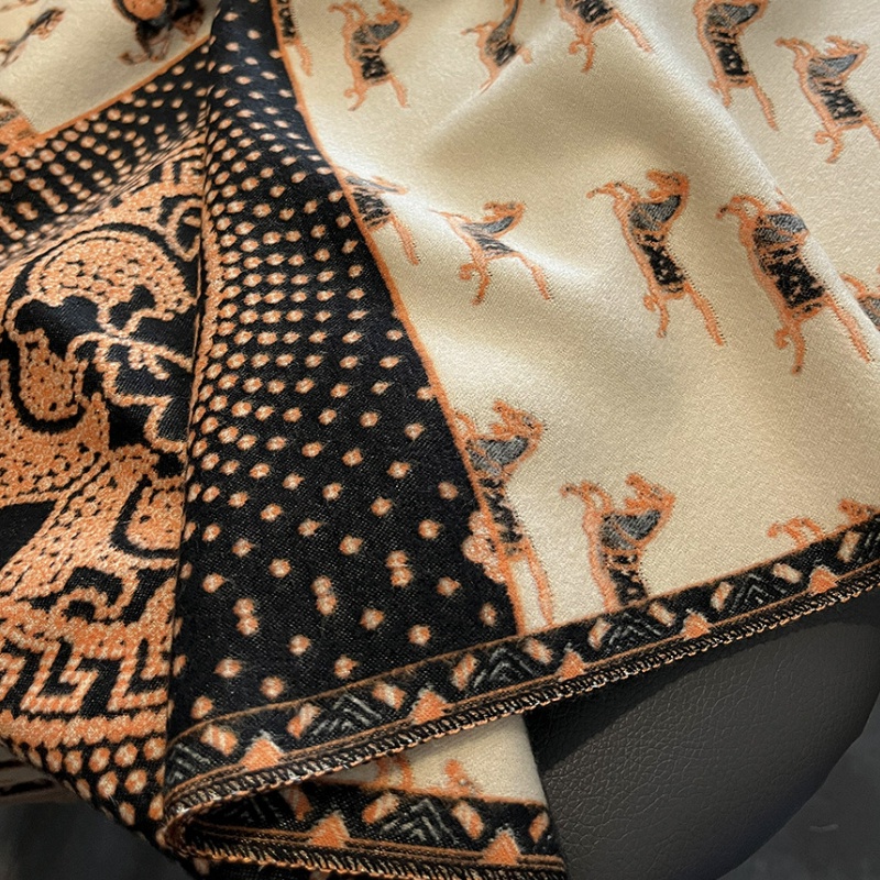Syal &quot;Yori&quot; 65 x 190 Motif Anggun, Motif kuda yang mewah Bahan High Grade Cashmere Immitation