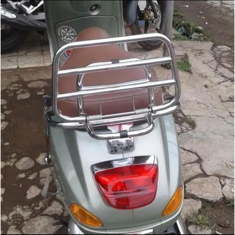 Rak Belakang / Backrack / Back Rack Vespa LX dan S125/150 Aksesoris