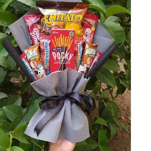 

COD | KBM|(K) Buket cowok hitam/paket/bingkisan Snack Ulang Tahun/Ultah/ Wisuda/Kado/Hadiah/ ANNIVERSARY / CEWE