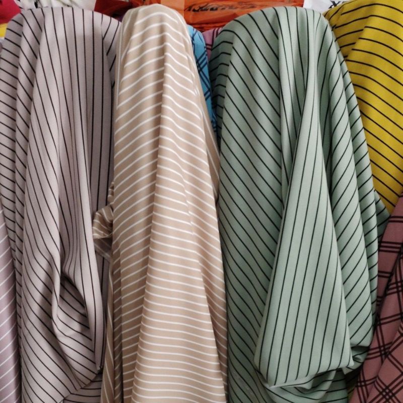 Kain crepe wolfis motif aprt - bahan kain Meteran Zaracrep motif salur - kain motif salur