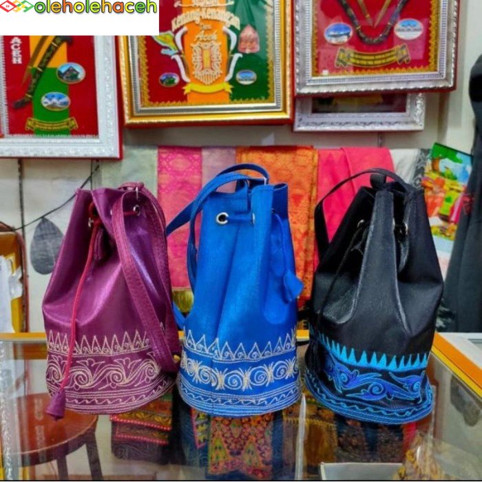 Tas Selempang serut kecil khas Aceh