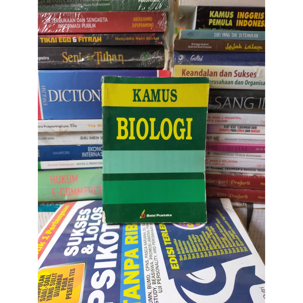 KAMUS BIOLOGI bekas mulus