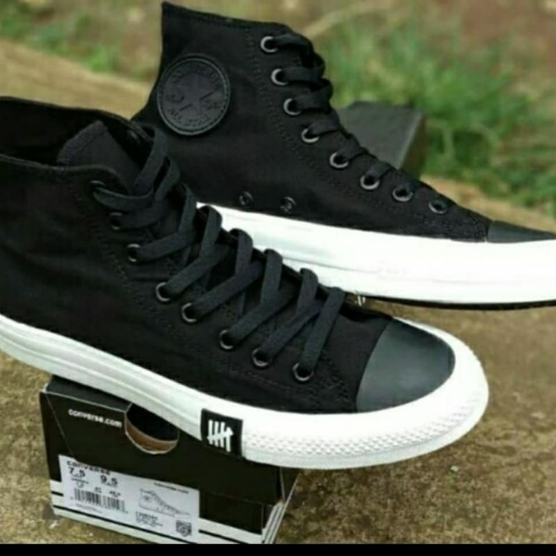 Sepatu Konvers