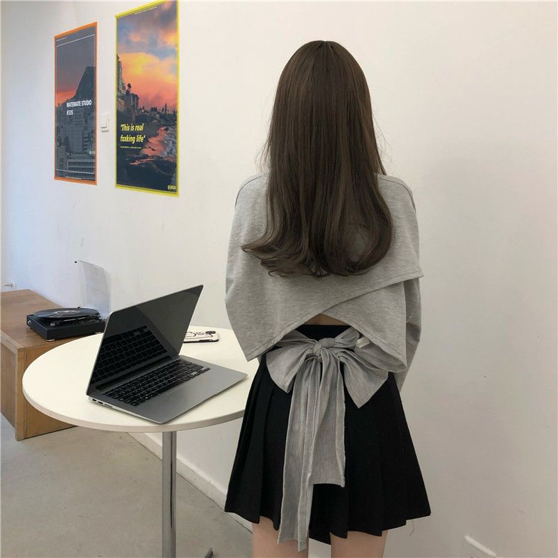 □❈✑Musim Gugur Versi Korea 2020 Baru Longgar Lengan Panjang Atasan Wanita Bagian Tipis Sweater Pendek Bagian Hati-hati Mesin Hollow backless Tali