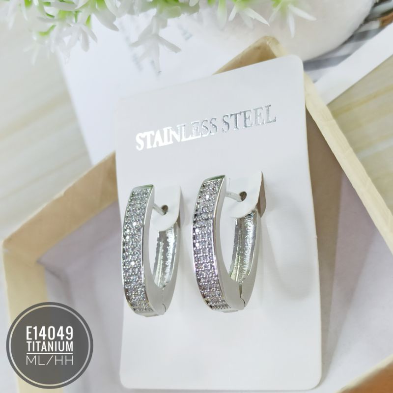 Anting Titanium jepit gold silver E14049