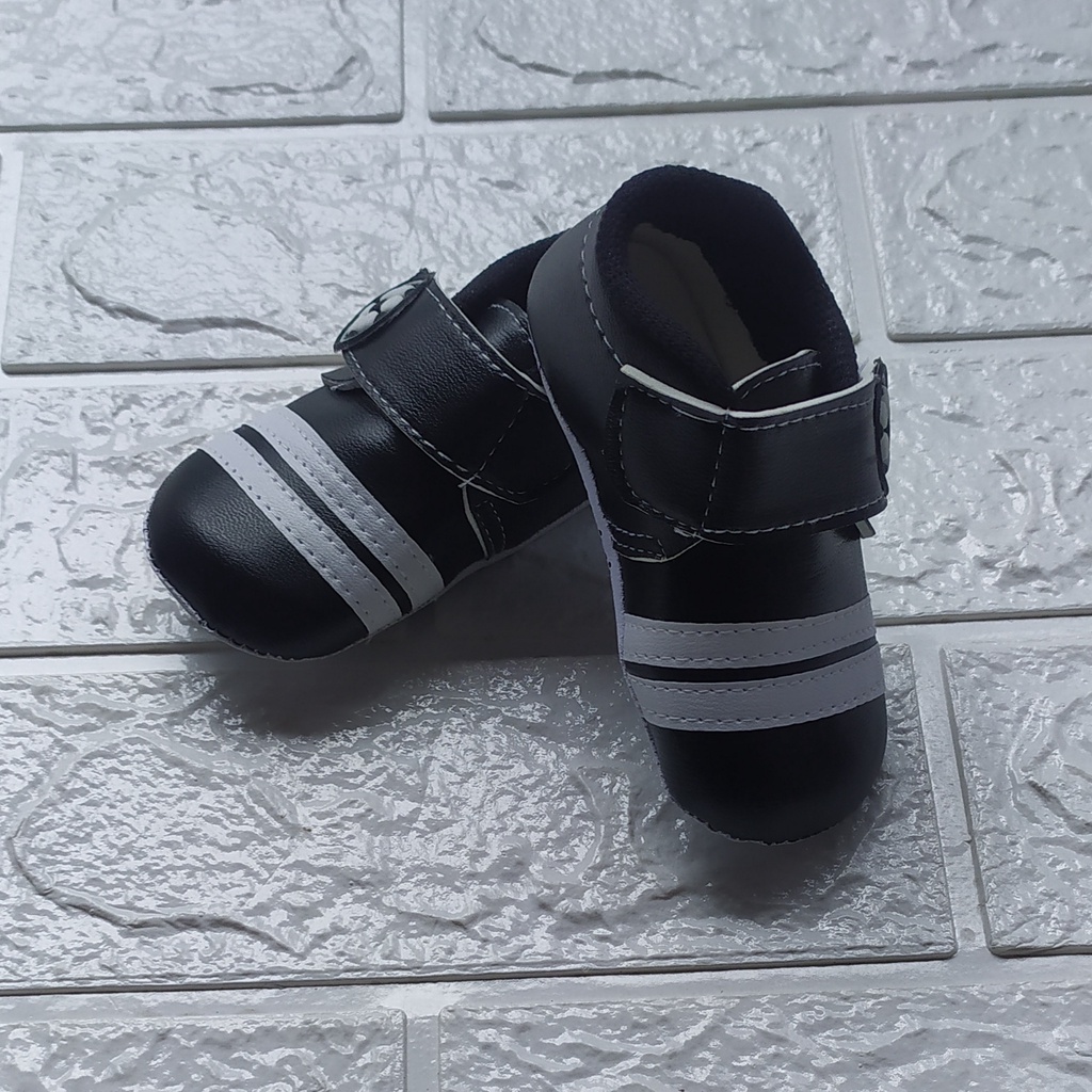 Sepatu bayi laki - laki  / cowok slip - on