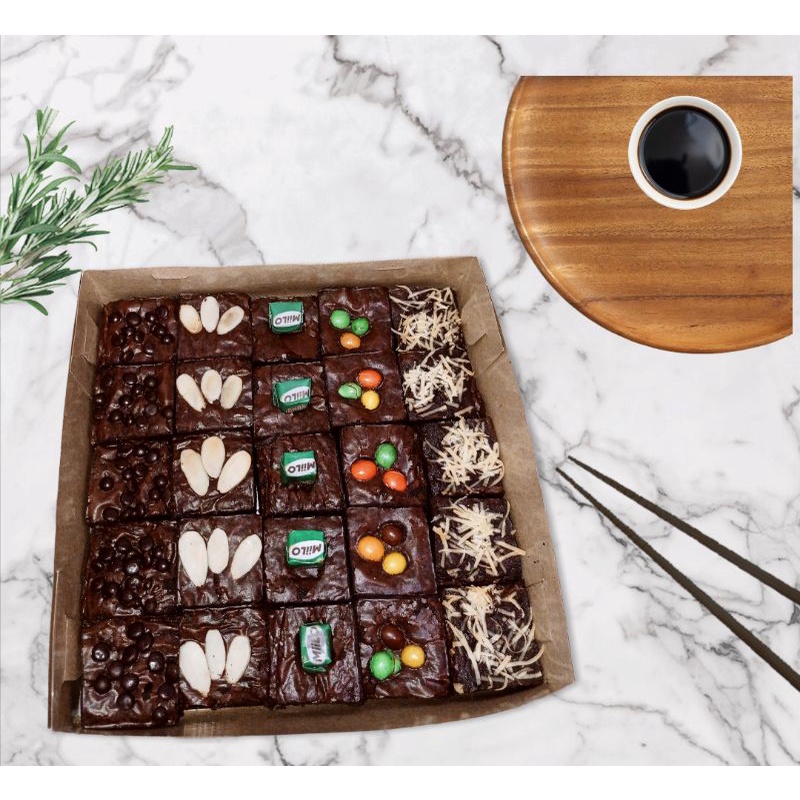 

Brownies Fudgy Dark Chocolate Skat Isi 25 pcs