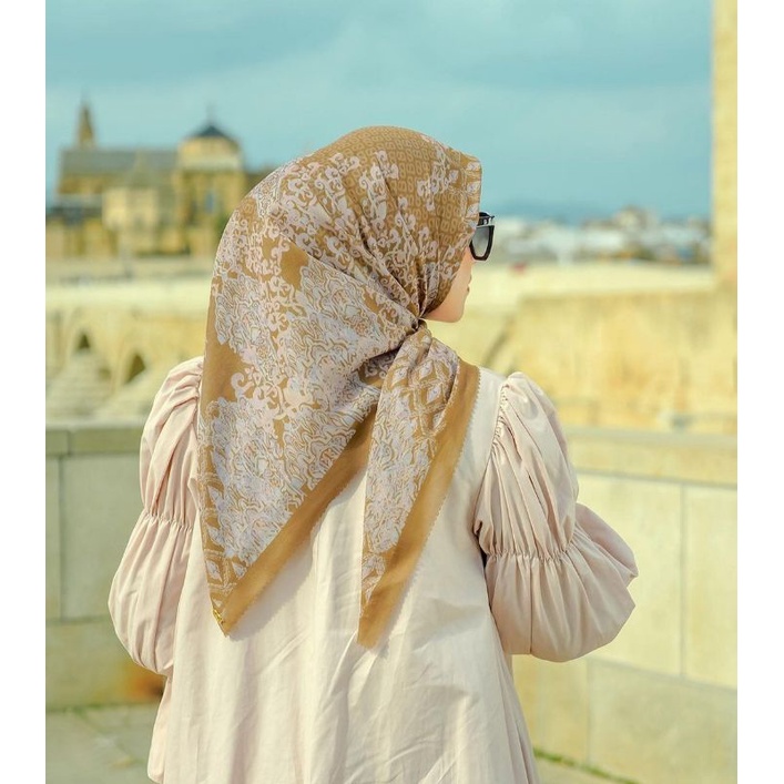 BUTTONSCARVES - Granada Series Caramel