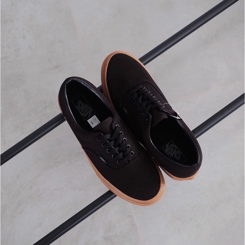 SEPATU VANS ORIGINAL RESMI PT NAVYA ERA CLASSIC BLACK GUM
