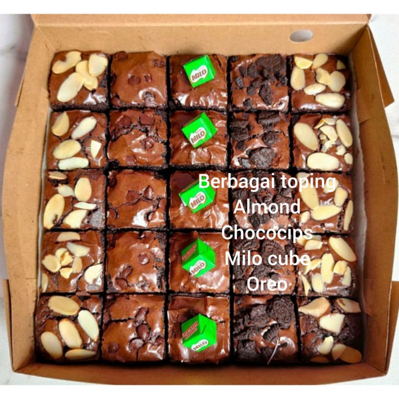 

Shiny Fudgy Brownies / Brownies shiny crust / brownies sekat 25 bites