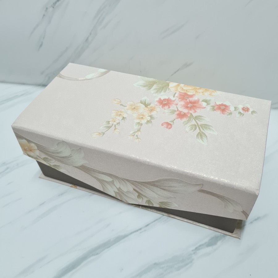Box Magnet Dasi 22x11x8cm Wallpaper / kotak kue kering / lapis separo