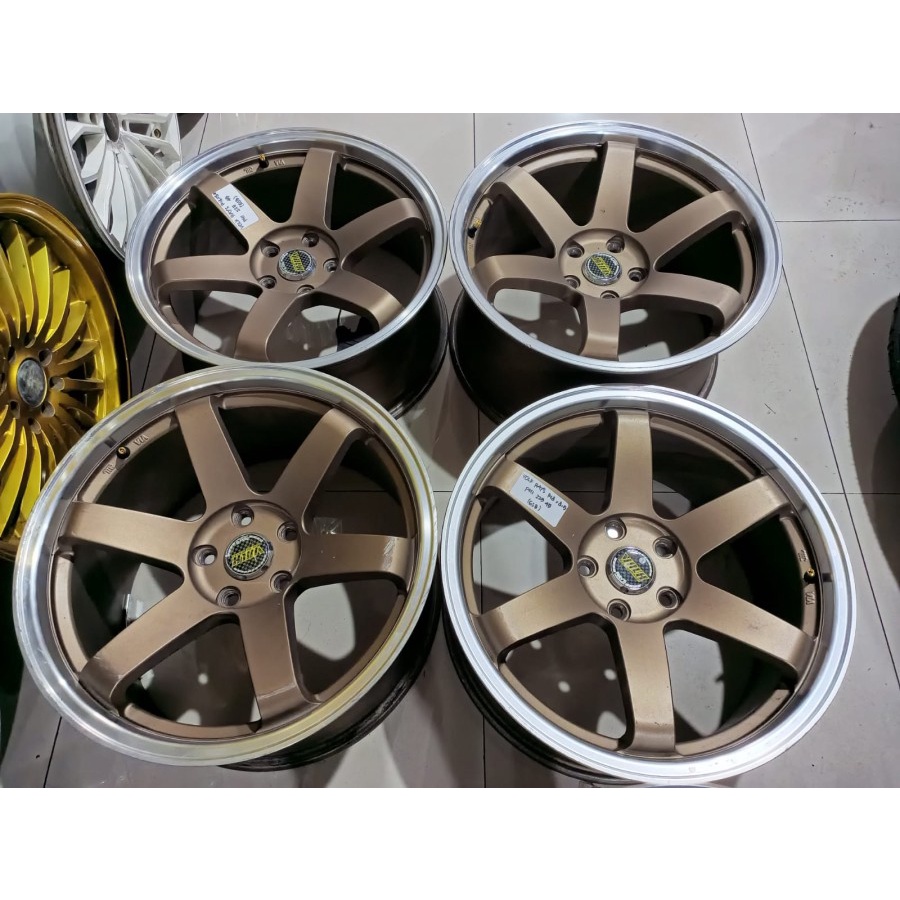 Velg Mobil Bekas Ring 18 Lubang 5 VOLK RAYS R18 Lebar 8,5-9,5
