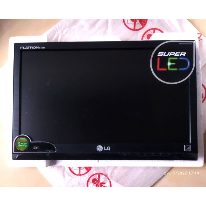 MONITOR LCD SUPER LED LG E1641 DAN KEYBOARD SIMBADDA SK 800