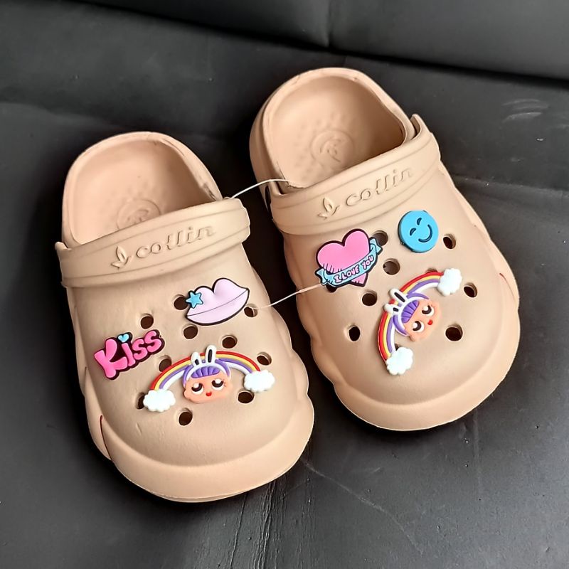 Sandal baim anak perempuan terbaru Sandal bakpau jibbitz Kiss Rainbow Sepatu sandal anak wanita trendy Collin sendal kodok viral