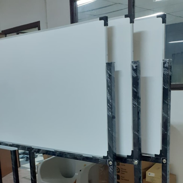 

Papan Tulis Standing Roda Berkunci