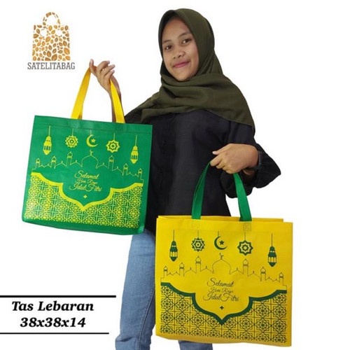

Harga PerLusin (12pcs ) Goodie Bag Handle Idul Fitri uk 30x40x8 38x45 WILCO / Spunbond Lebaran
