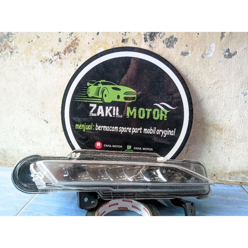 lampu DRL Lampu depan Yaris 2018 2019 2020 original