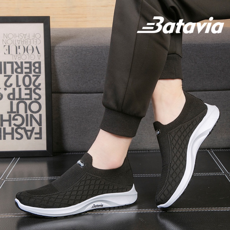 （COD）Batavia Sepatu baru pria santai pekerjaan olahraga jogging pria menutupi sepatu hitam murah B21 B23