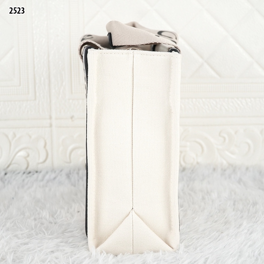 Ch Woody Tote Bag Mini 2523 (with Box)