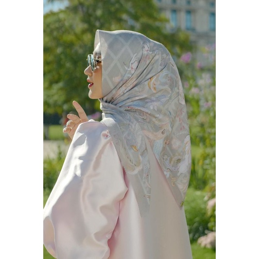 Buttonscarves x Dian Pelangi Autograph Dijon