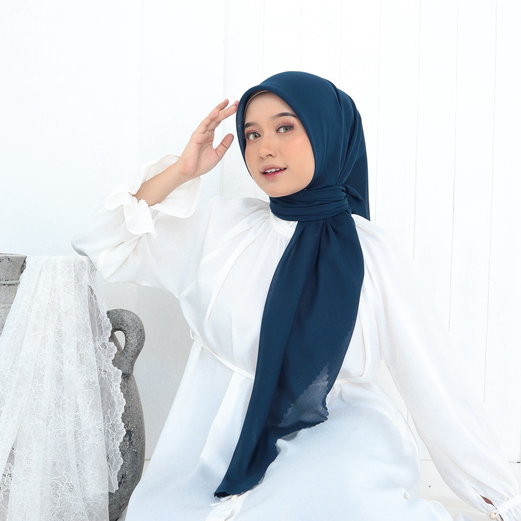 Naeka Voal Nazma Navy Premium/ Voal superfine Hijab Polos