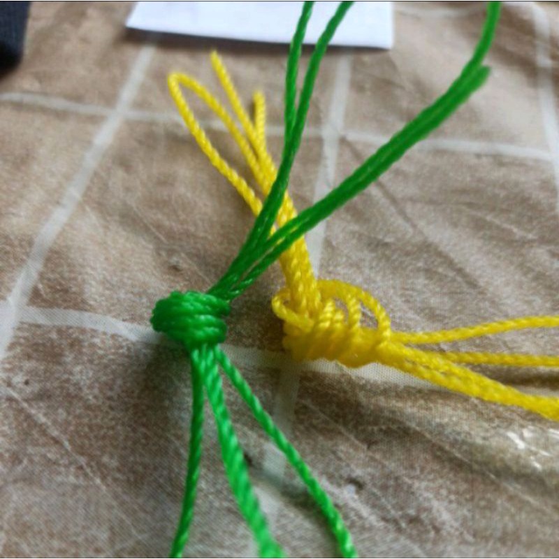 Tali mainan lato lato