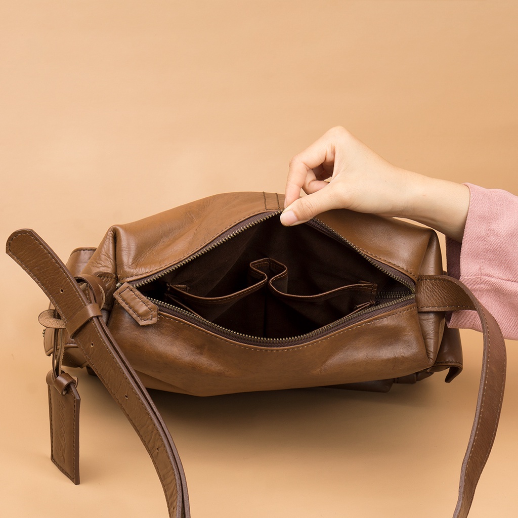 Galuh Tas Selempang Wanita Kulit Asli Leather Lecari