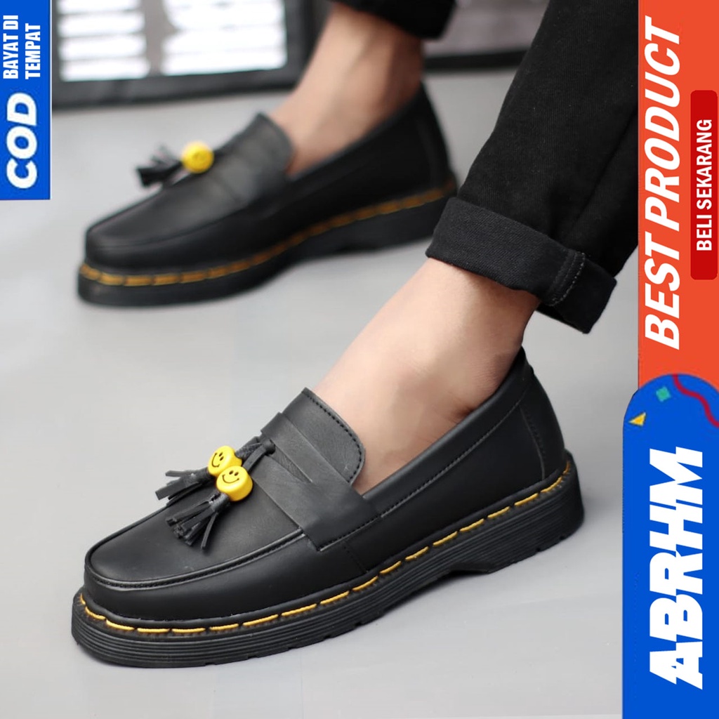 Sepatu Loafers Pria Docmart Tassel Formal Pantofel Kerja Kantor Hitam Abrhm