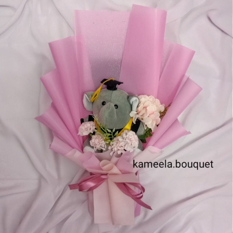 Buket boneka wisuda/ buket wisuda/ buket boneka toga/ buket boneka Semarang/ buket boneka Tembalang/