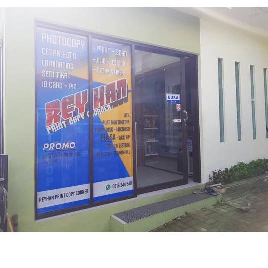 Depan1 Cetak Print Stiker One Way Kaca Mobil, Kantor, & Ruko Gratis Jasa Design