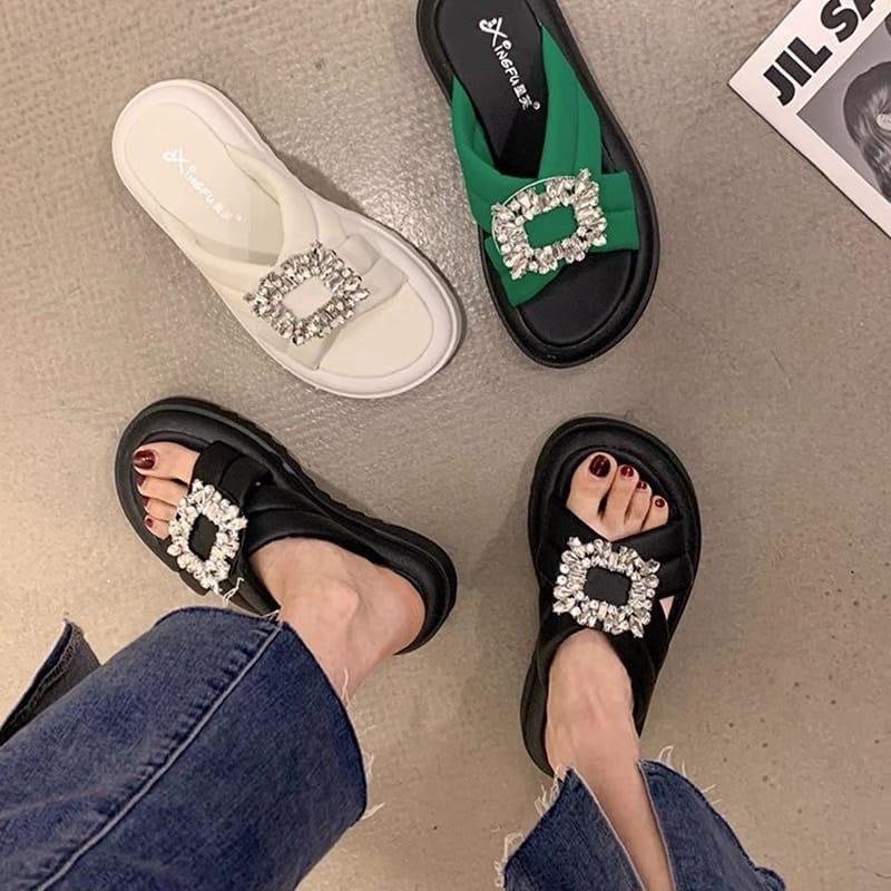 DM 19 SANDAL WANITA PERMATA MASA KINI