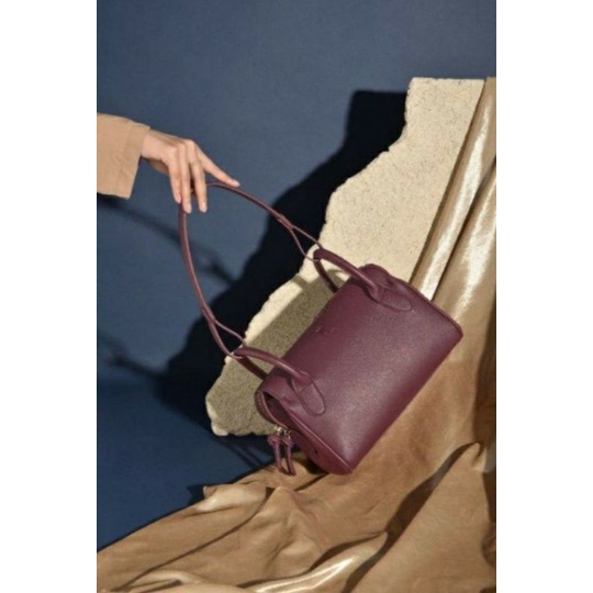 Preloved Berlin Bag Maroon by Heylocal.id