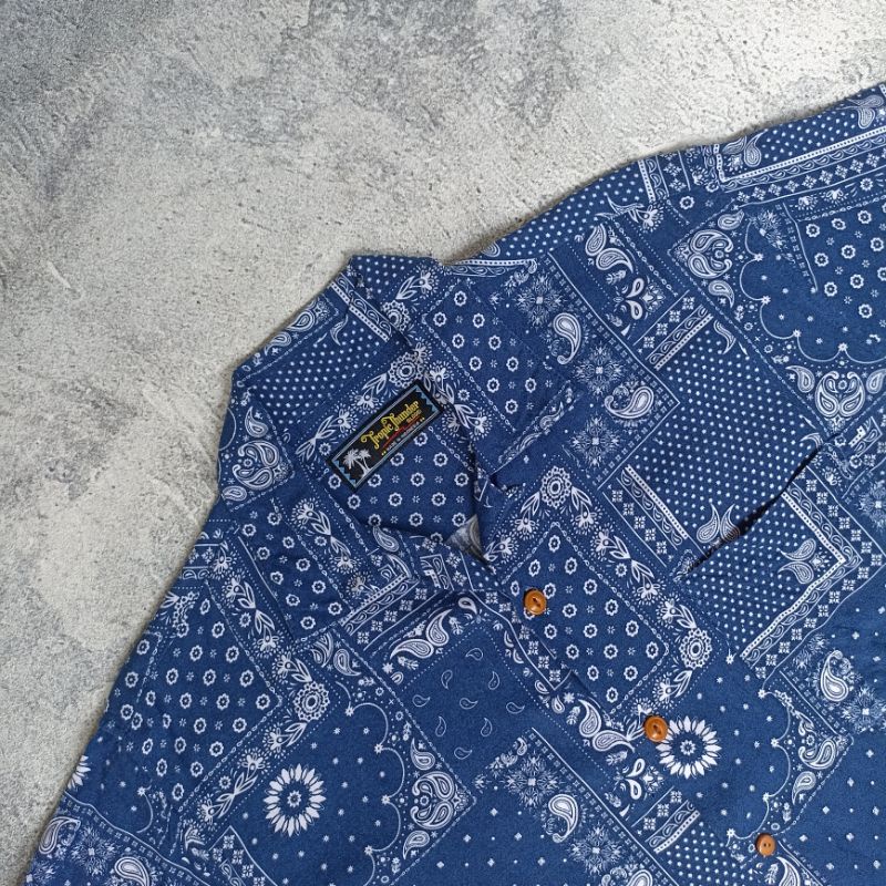 THROPIC THUNDER Bandana shirt open collar