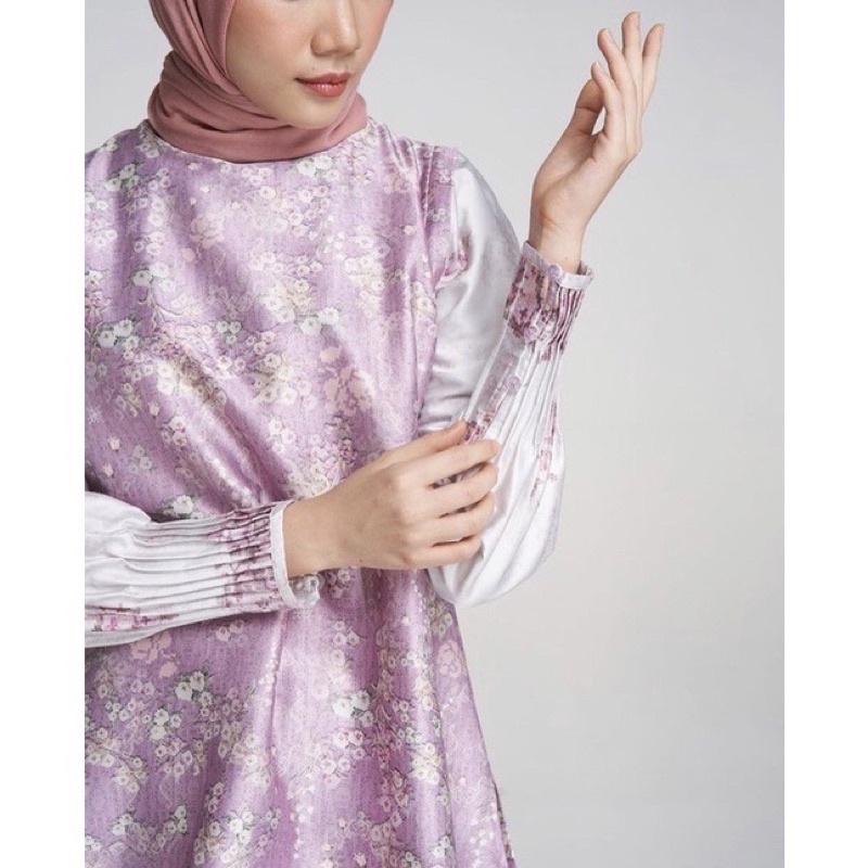 Preloved - Alleya Top (Ria Miranda)