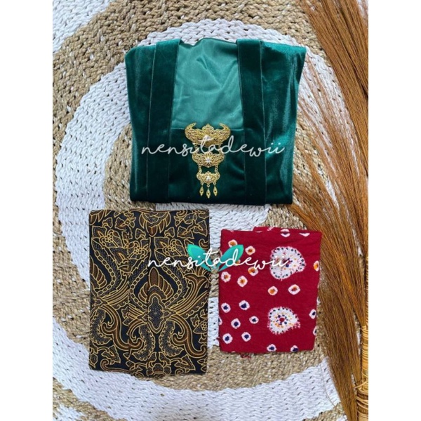 [1 Set, DH01C] Kebaya Kutubaru, Jarik Instan + Selendang Jumputan / Nuansa Hijau Botol