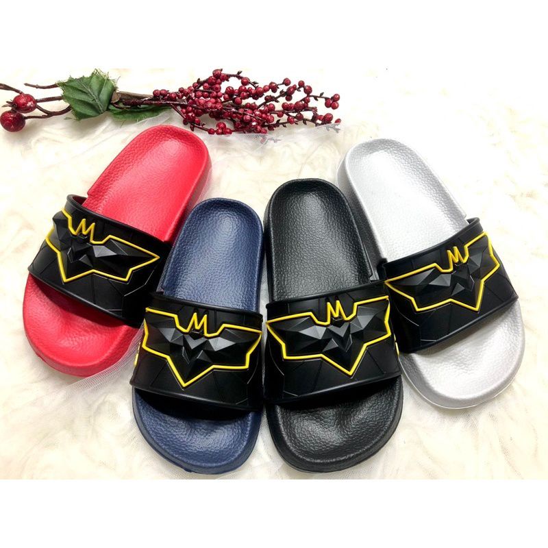 Sandal Slop Porto Anak Cowok Motif Batman Sandal Anak Cowok Lucu Sandal Slop Anak Cowok Santai Sandal Anak Cowok Nyaman Dipakai Sehari Hari Sandal Anak Cowok Batman Sandal Anak Cowok Nggak Licin Sendal Slop Anak Cowok Motif Batman